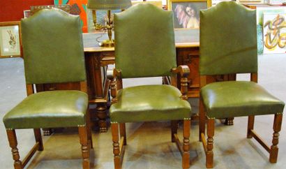 null Fauteuil et deux chaises à haut dossier
Style Louis XIII