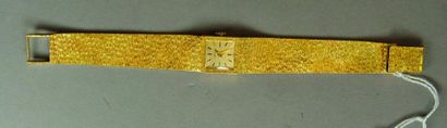 CLERC Montre bracelet de dame en or jaune
Pds brut: 49 g