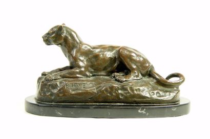 BARYE (D'après) "Lion"
Bronze patiné Socle en marbre
Longueur: 22 cm