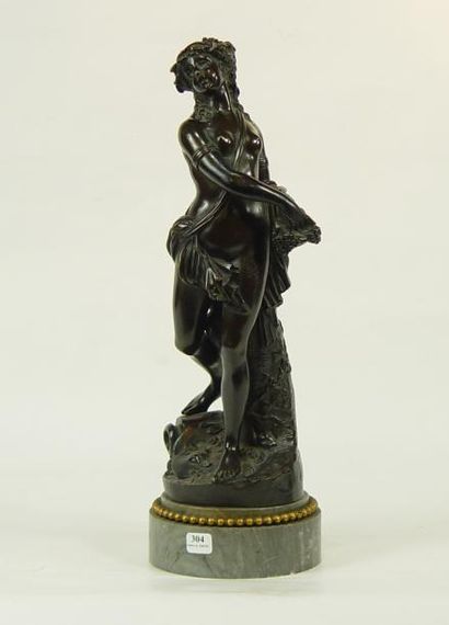 CLODION (d'après) 
''Femme à la corne d'abondance''

Bronze, patine médaille
H 43...