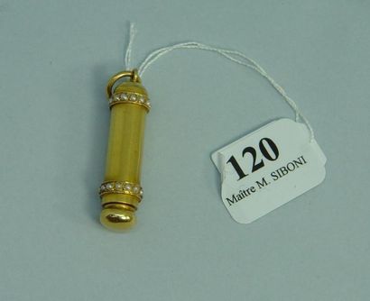 null 120- Porte-mine en or jaune orné de petites perles

XIXème siècle

Pds : 8,4...