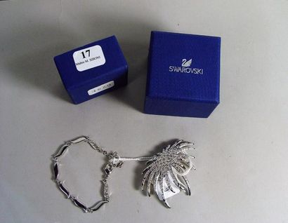 null 17- SWAROVSKI

Broche et bracelet