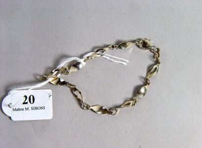 null 20- Bracelet en argent

Pds : 3 g