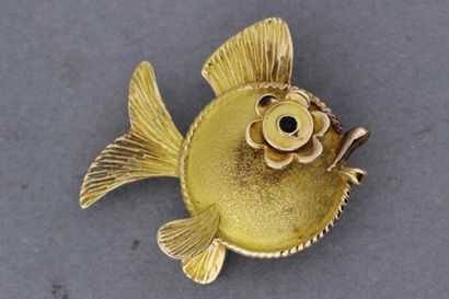 null 217- Broche "Poisson" en or émaillé ornée d'un brillant

Pds : 6,8 g