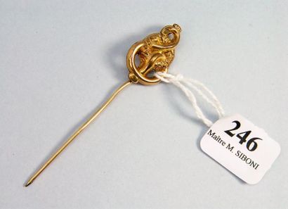 null 246- Epingle de cravate en or jaune à décor de serpent

Pds : 2,90 g