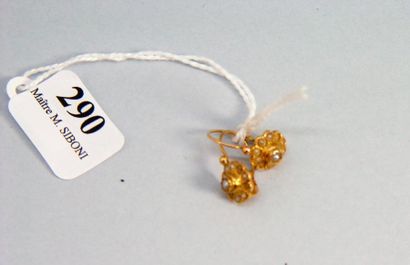 null 290- Boucles d'oreilles en or jaune

Pds : 1,30 g