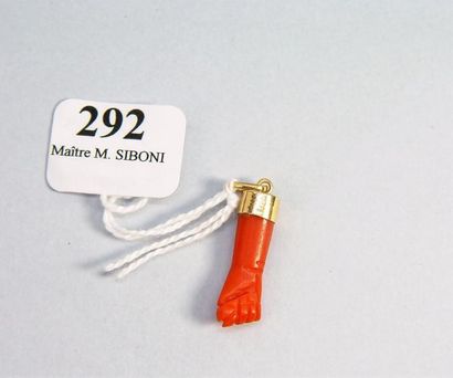 null 292- Pendentif ''Main'', monture en or jaune

Pds : 1,50 g