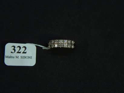 null 322- Bague ''Rivière'' en or gris à deux rangs de petits diamants