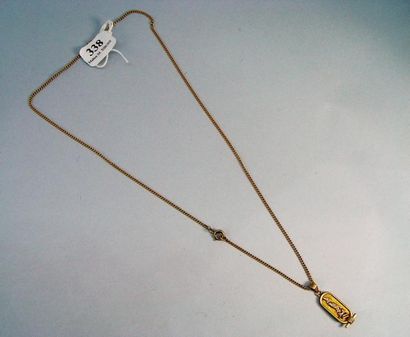 null 338- Chaine de cou en or jaune et son pendentif

Pds : 8,80 g
