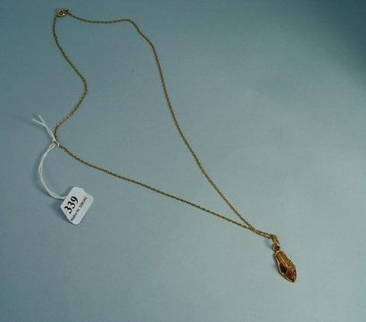 null 339- Chaine de cou en or jaune et son pendentif ''Mule''

Pds : 6 g