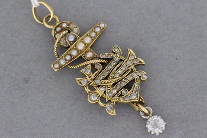 null 452- Pendentif en or orné de perles fines et de diamants retenant un diamant...