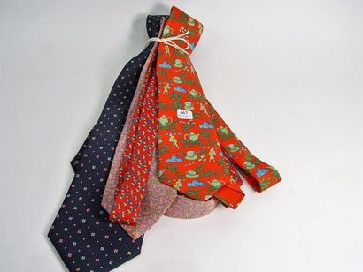 null 467- HERMES

Lot de quatre cravates en soie
