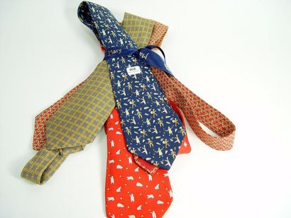 null 468- HERMES

Lot de quatre cravates en soie