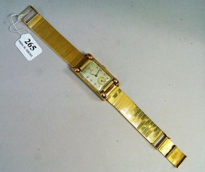 null 265- ROLEX

Montre bracelet chronomètre en or jaune

Pds brut : 71,50 g
