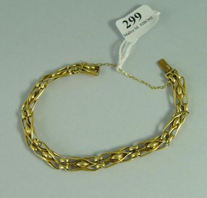 null 299- Bracelet articulé en or jaune

Pds net : 20,50 g