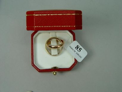 null 85- CARTIER

Bague ''Trinity'' trois anneaux trois ors, signée, dans son écrin

TDD...