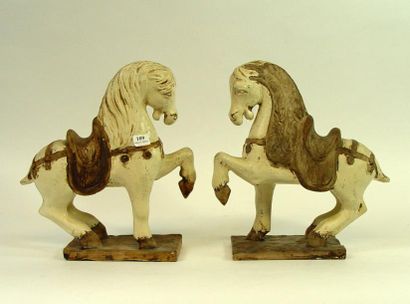 null 109- Deux chevaux en plâtre style Tang

Hauteur : 28 cm