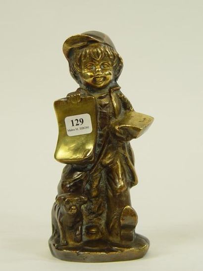 null 129- ''Poulbot''

Sujet en bronze

Hauteur : 18 cm