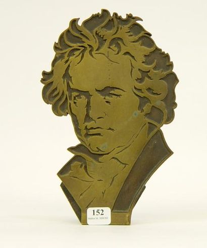 null 152- R. GARDILLE

''Beethoven''

Bronze

Hauteur : 20 cm