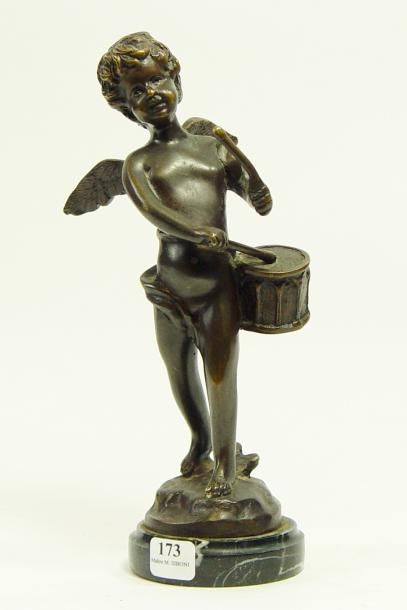 null 173- ''L'Amour tambour''

Bronze

Socle en marbre

Hauteur : 23 cm
