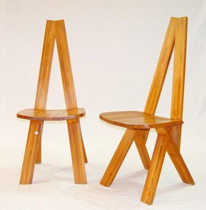 null 325- Pierre CHAPO

Paire de chaises dites ''CHLACC'' (modèle S 45)

106 x 43...