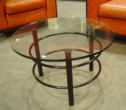 null 330- Table basse ronde

Plateau en verre, piétement en métal laqué noir