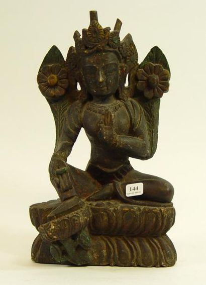 null 144- Divinité en bois laqué et sculpté

Hauteur : 30 cm