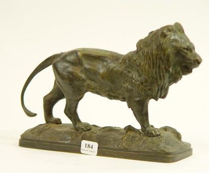 null 184- CHEMIN

Lion en bronze patiné

(accident à la queue)

17 x 22 cm