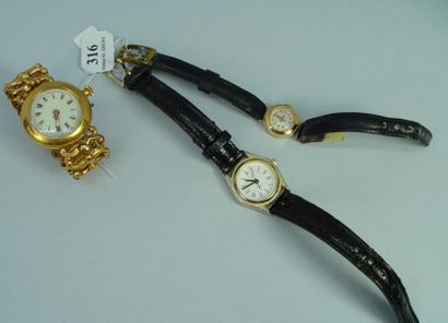 null 316- Montre de dame en or jaune, bracelet en cuir

Pds brut : 8 g

On y joint...