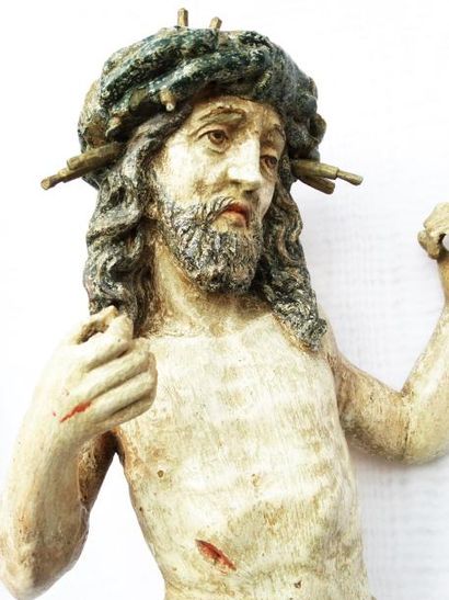 null 78- Sculpture ronde-bosse en bois polychrome représentant le Christ aux Outrages...