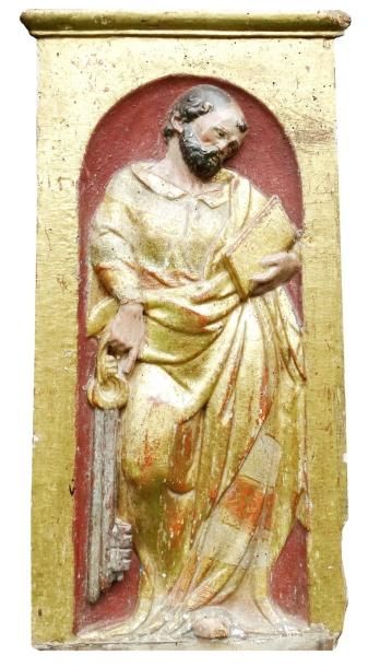 null 80- Haut relief sculpté en bois doré provenant d'un retable représentant saint...