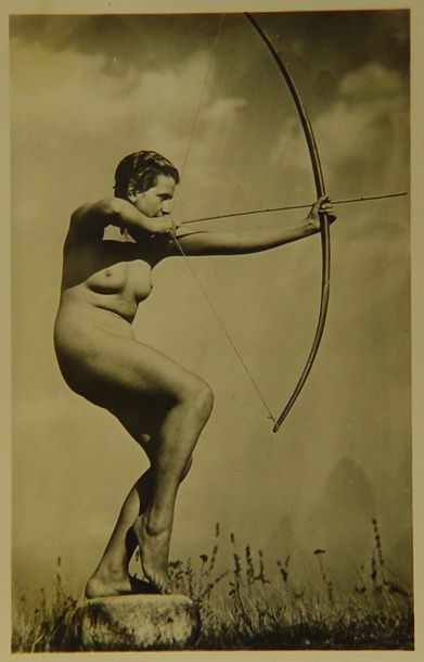 null 91- Gerhard RIEBICKE

''Nu archer''

Photographie argentique

Cachet au dos....