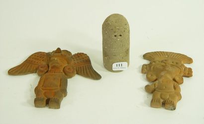 null 111- Deux bas-reliefs en terre cuite et une pierre sculptée