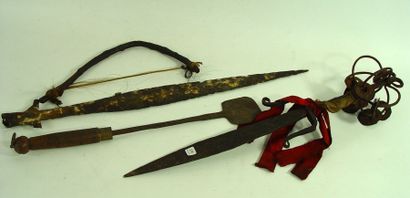 null 139- Poignard, lance, arc et spatule