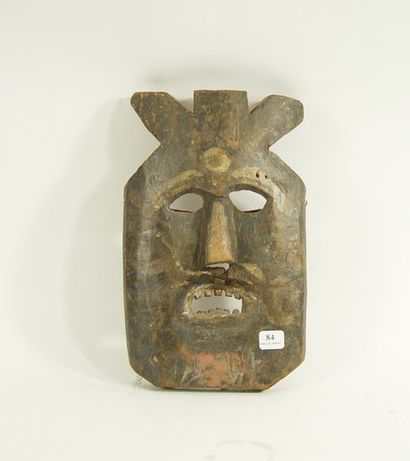 null 84- Masque en bois sculpté