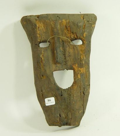 null 86- Masque en bois sculpté
