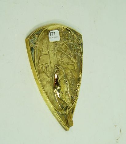 null 172- Plaque en bronze à décor d'oiseau, monogrammée au dos ''J.D.''

Longueur...