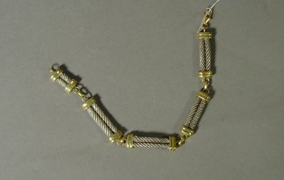 null 111- Bracelet en acier et or jaune

Pds brut : 33 g