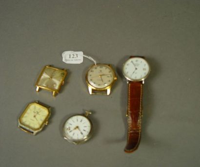 null 123- Lot de montres diverses en métal argenté et métal doré