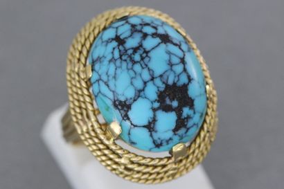 null 14- Bague en or ornée d'un cabochon de turquoise

Pds : 10 g