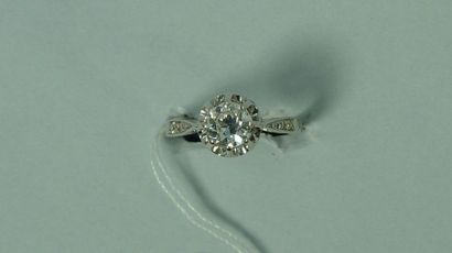 null 237- Bague solitaire en platine sertie d'un diamant taille ancienne (0,70 ct...