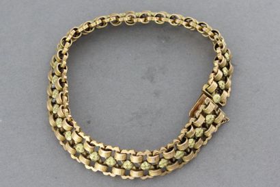 null 260- Bracelet Napoléon III en or de deux tons

Pds : 21,8 g