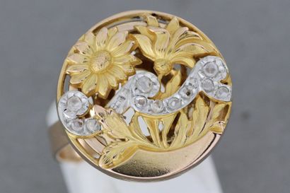 null 307- Bague Art Nouveau en or émaillée enrichie de diamants

Pds : 4,8 g