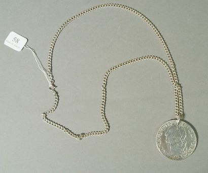 null 58- Médaille représentant Louis XV et chaîne en argent 925 millième 

Pds :...