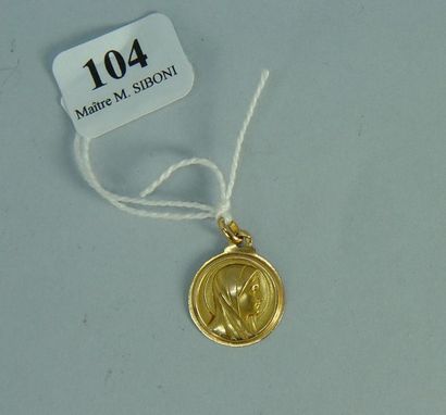 null 104- Médaille religieuse en or jaune

Pds : 1,20 g