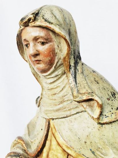 null 166- Sculpture en bois polychrome et doré représentant Sainte Elisabeth de Hongrie...