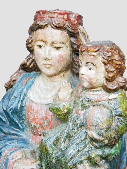 null 173- Sculpture à dos creux en bois polychrome représentant la Vierge à l’Enfant...
