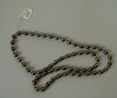 null 137- Sautoir de perles grises entrecoupées de petites perles de labradorite