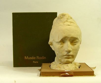  345- RODIN (d'après)

''Camille CLAUDEL''

Plâtre

Edition Musée Rodin Gazette Drouot