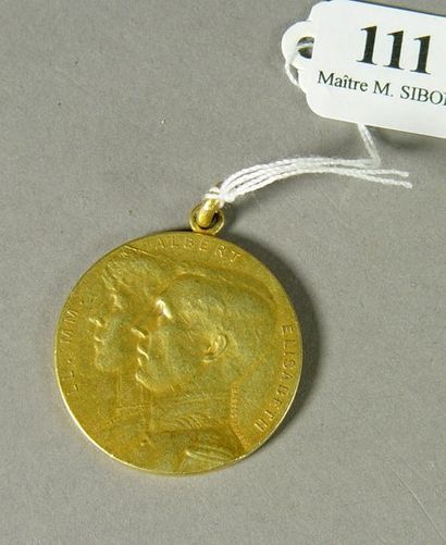 null 111- Médaille ''Pour l'enfant du soldat'' en or

Pds : 17,5 g